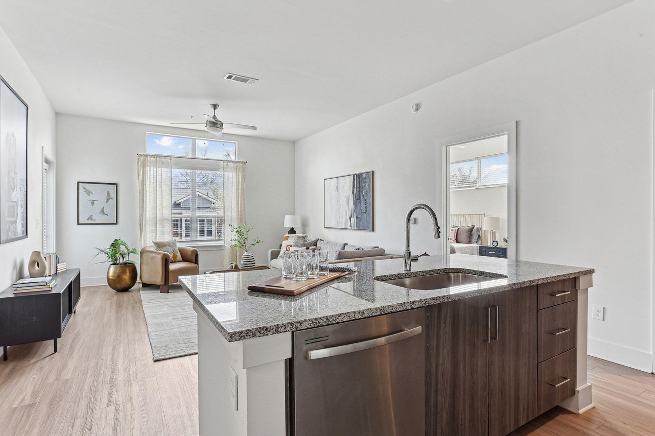 the skylark luxury apartments atlanta living area